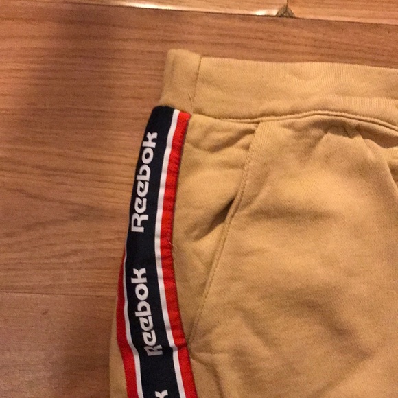 Reebok joggers BRAND NEW - Picture 2 of 3